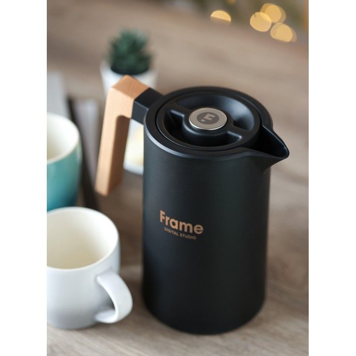 Κανάτα με διπλό τοίχωμα από ανακυκλωμένο ανοξείδωτο ατσάλι ξύλινο χερούλι